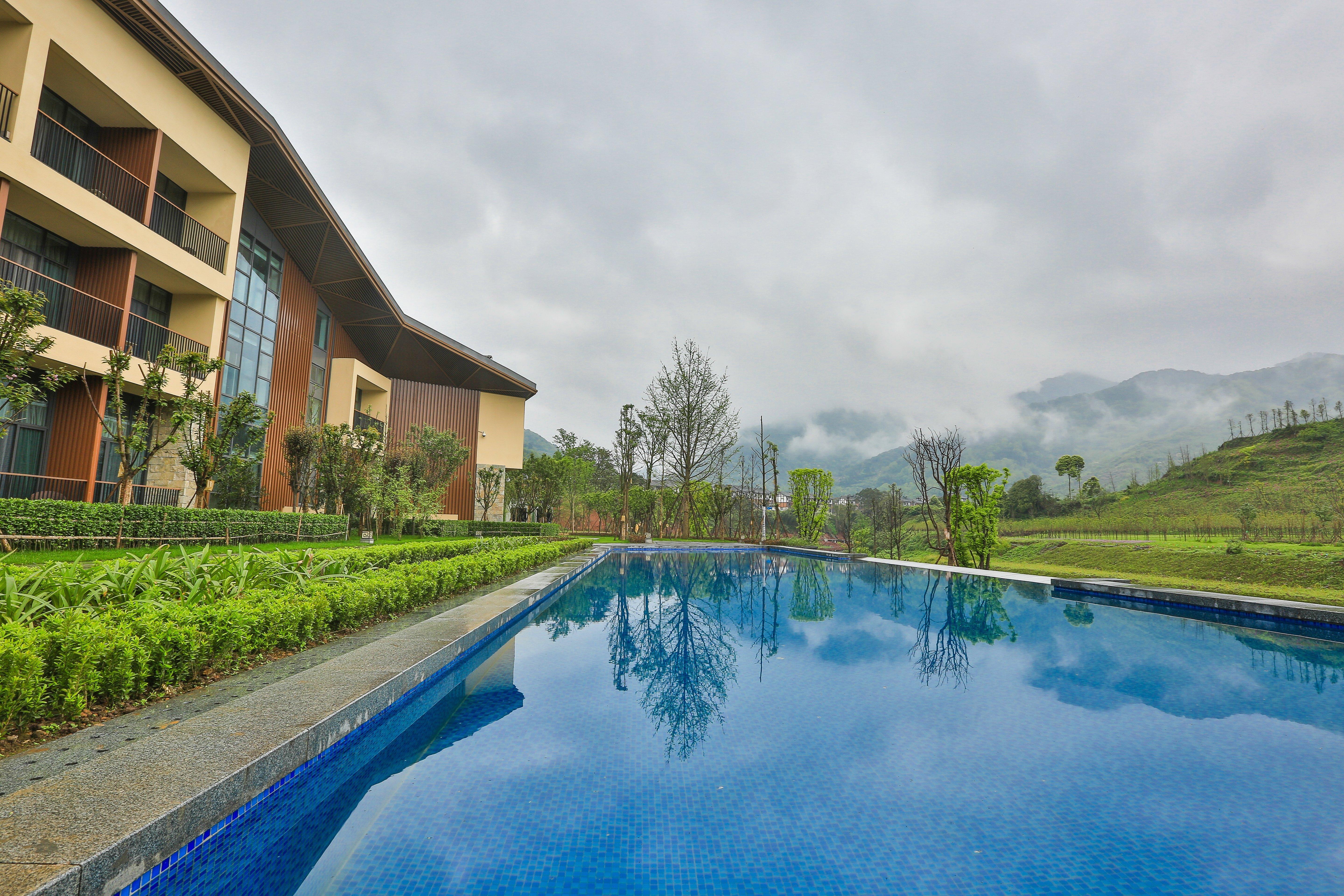 Holiday Inn Express Emei Mountain By Ihg Ъмейшан Екстериор снимка