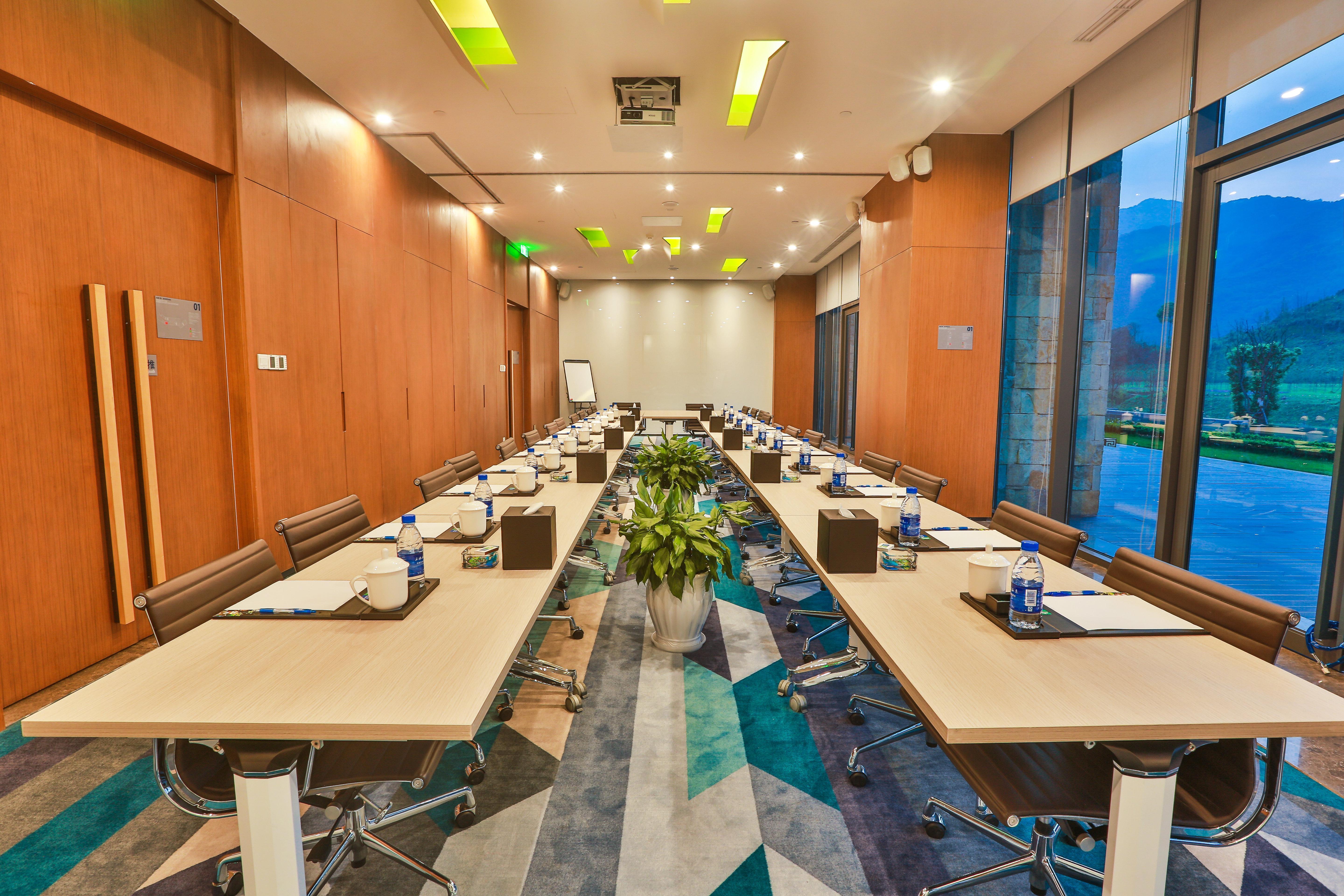 Holiday Inn Express Emei Mountain By Ihg Ъмейшан Екстериор снимка