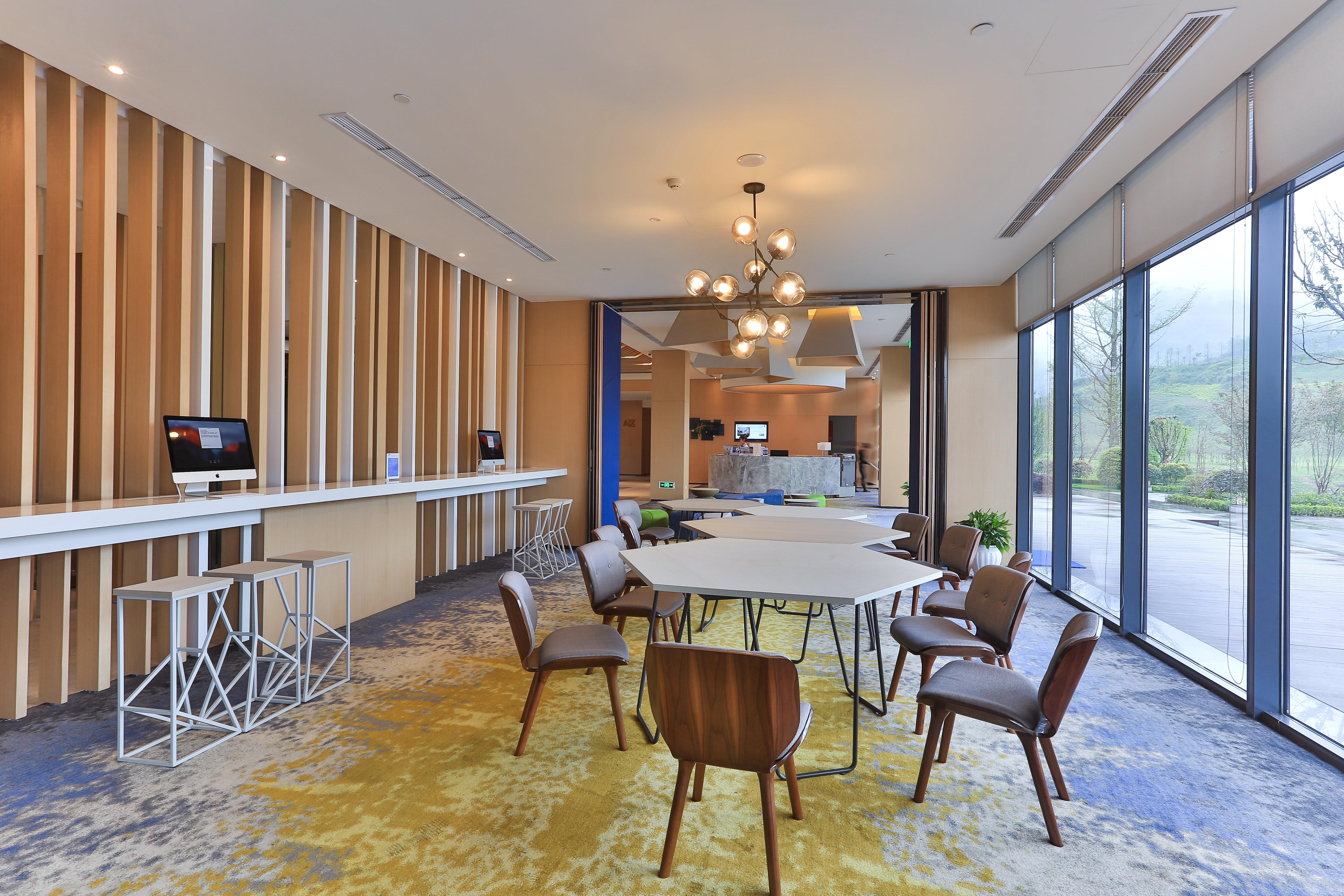 Holiday Inn Express Emei Mountain By Ihg Ъмейшан Екстериор снимка