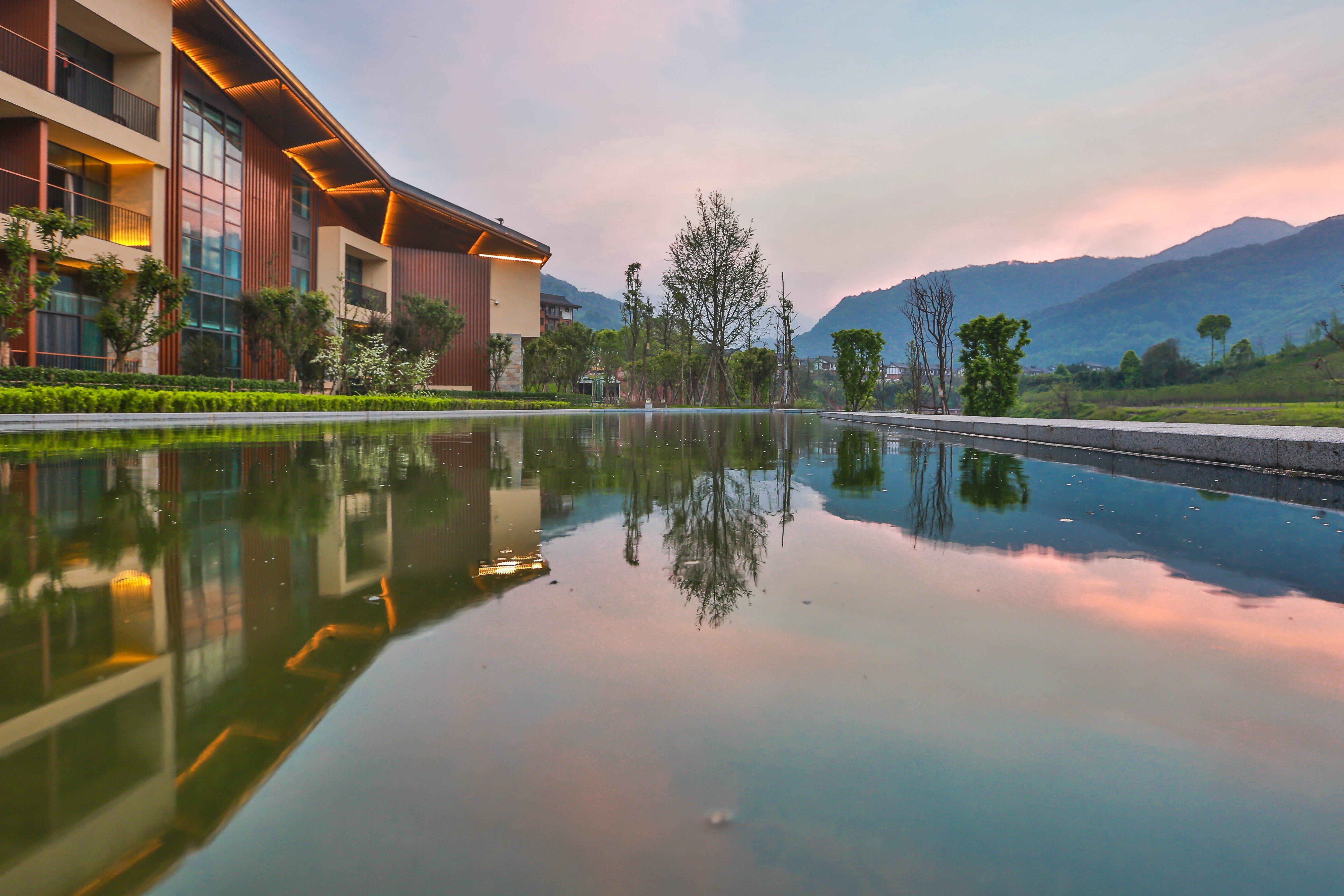 Holiday Inn Express Emei Mountain By Ihg Ъмейшан Екстериор снимка