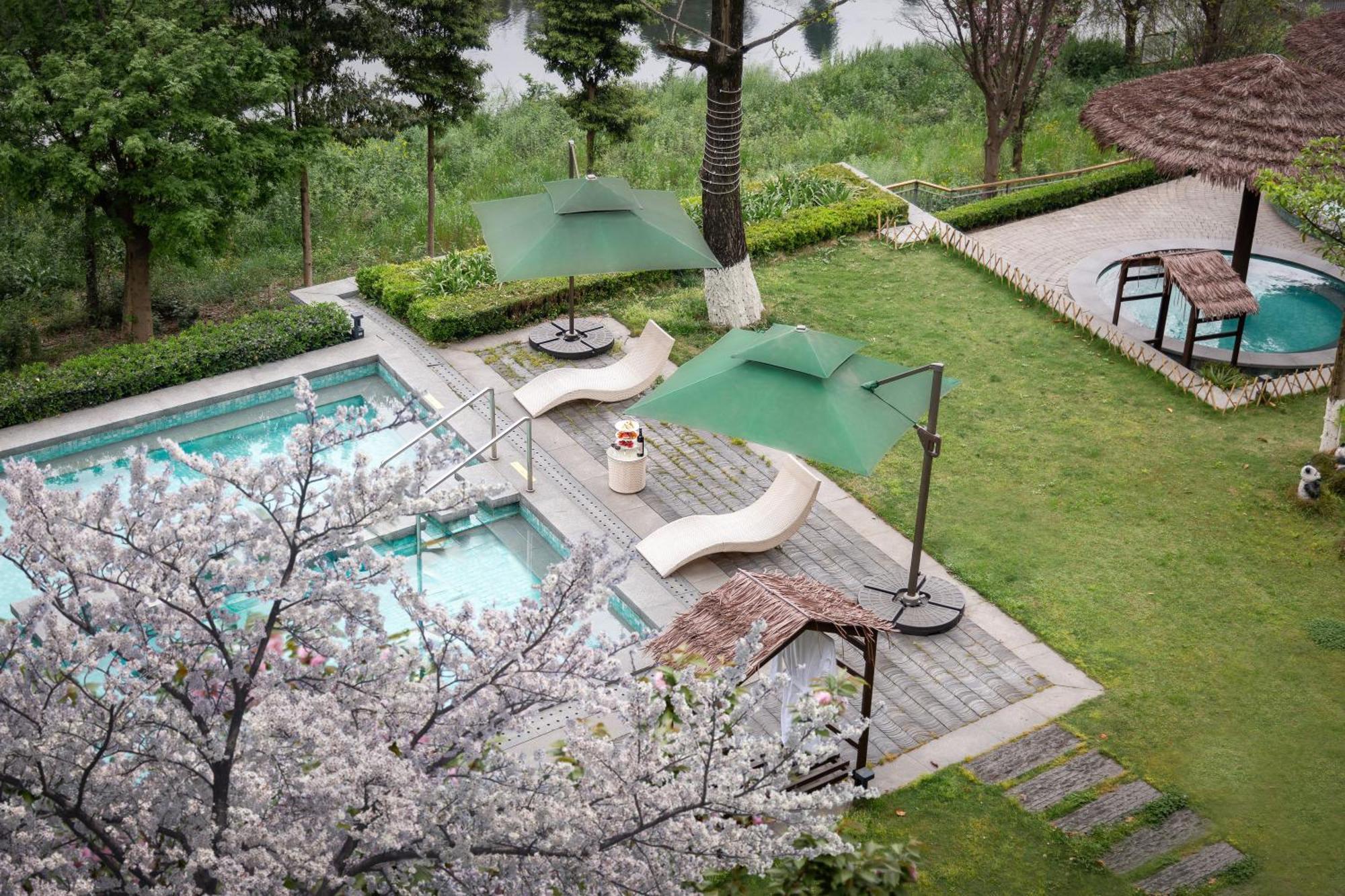 Holiday Inn Express Emei Mountain By Ihg Ъмейшан Екстериор снимка