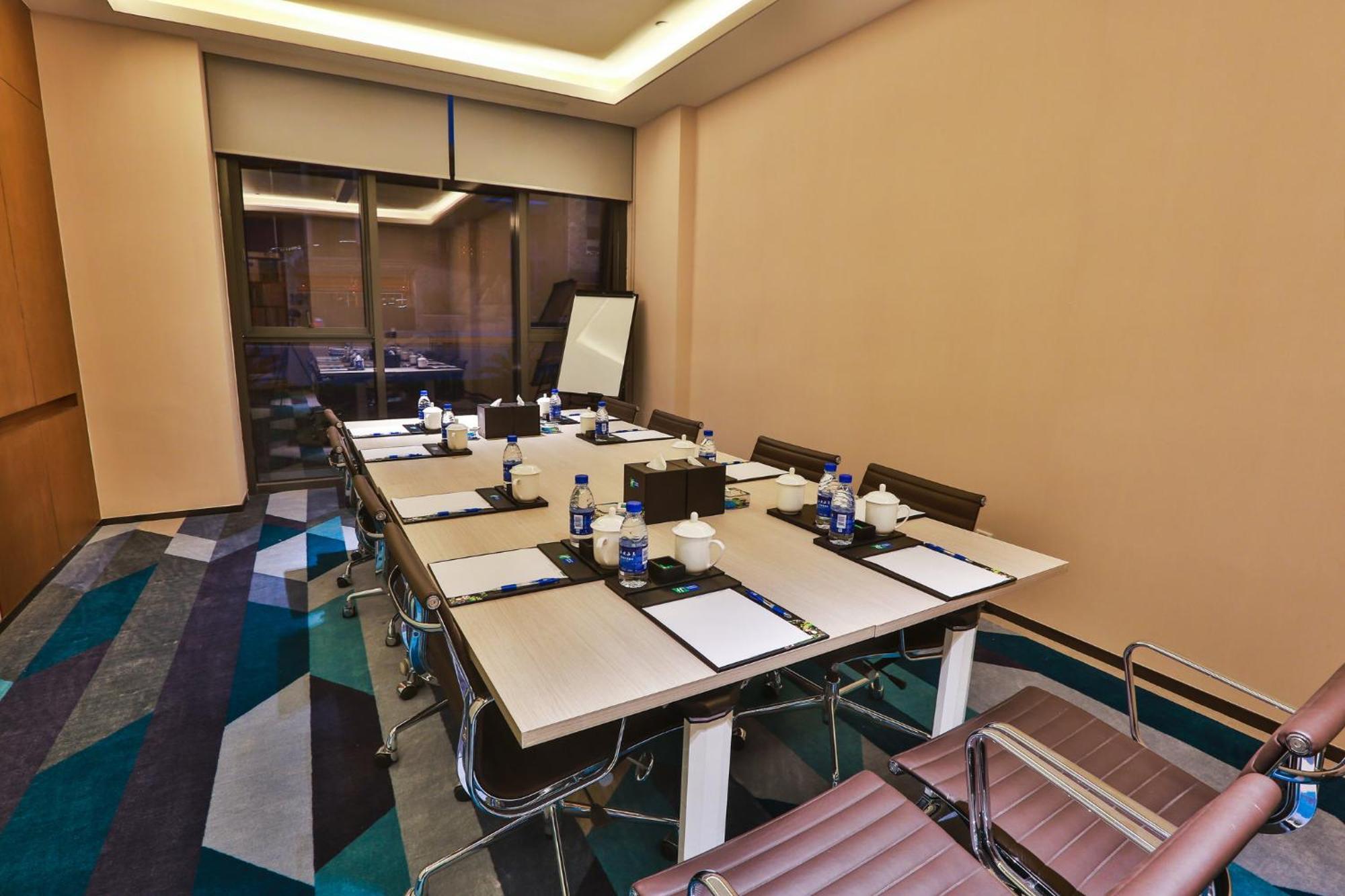 Holiday Inn Express Emei Mountain By Ihg Ъмейшан Екстериор снимка